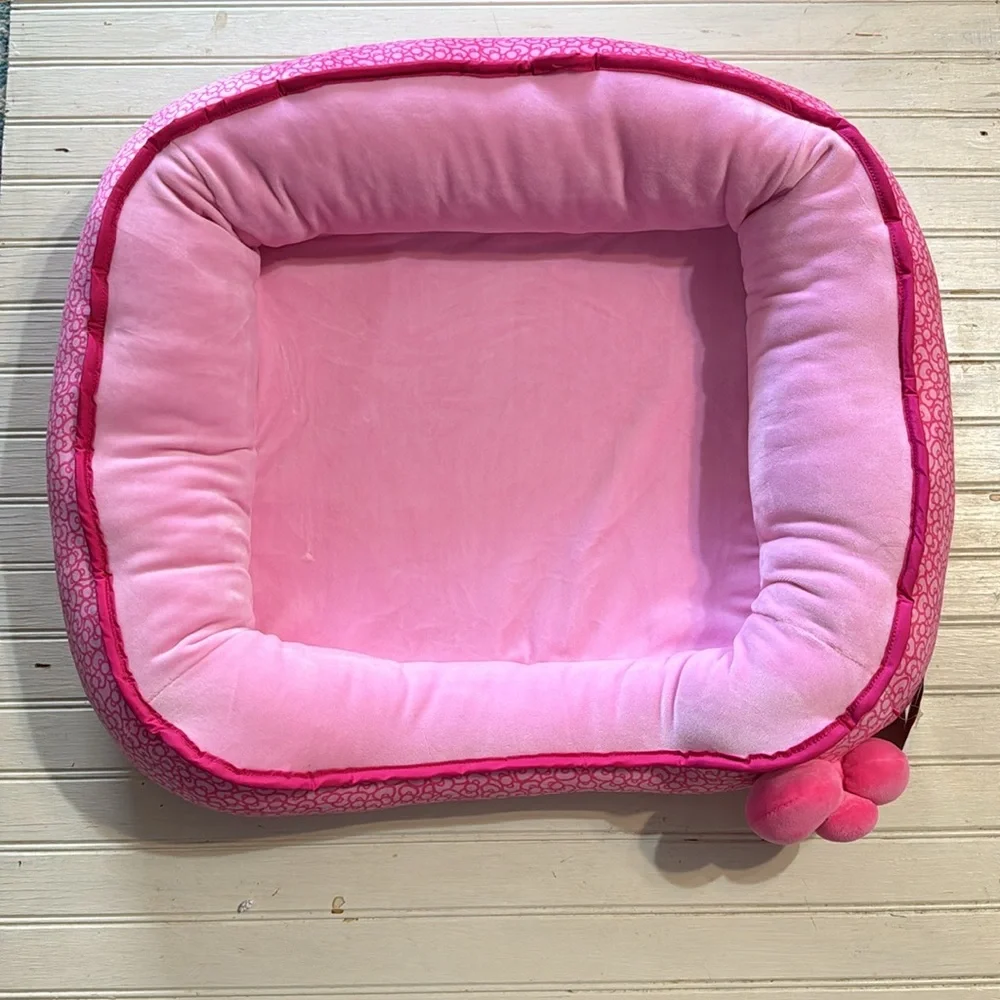 Hello kitty : pink pet bed
